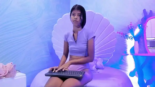 Snapshot of arietta_skinny chatting on November 27, 2025, 7:49 pm arietta skinny online show from November 27, 2025, 7:49 pm