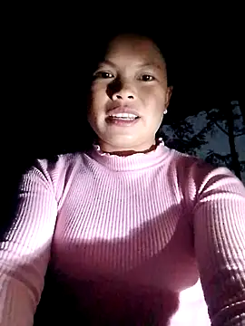 Snapshot of thien-nhien chatting on November 15, 2025, 10:56 am thien-nhien online show from November 15, 2025, 10:56 am