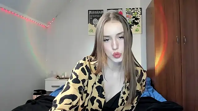 tinyglow online show from January 14, 2026, 7:52 pm