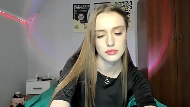 tinyglow online show from May 22, 2026, 10:37 pm