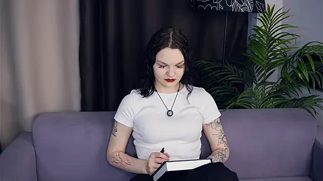 OnitaSkare online show from November 15, 2025, 9:50 am