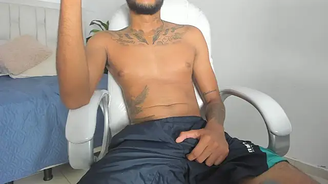 Jackson11   online show from November 14, 2025, 7:56 pm