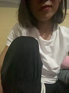Snapshot of Trangbabylove chatting on June 14, 2026, 7:49 pm Trangbabylove online show from June 14, 2026, 7:49 pm