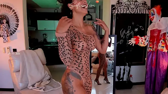 sofiasexhot online show from November 1, 2025, 12:51 pm