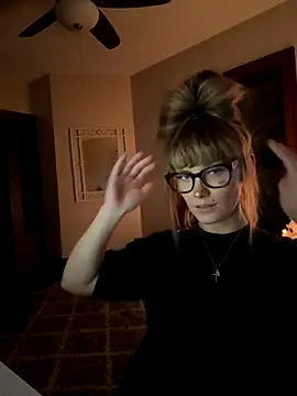 sofrancy online show from December 1, 2025, 10:37 pm