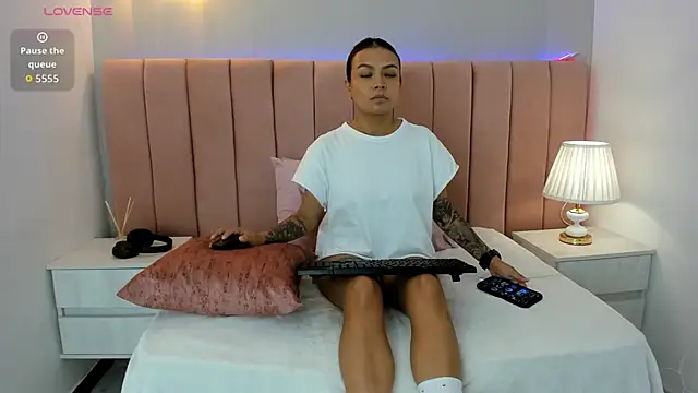 Anita wood online show from November 21, 2025, 9:46 pm