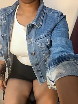 Lilly islive online show from November 18, 2025, 4:11 pm