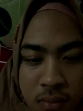 Snapshot of yuliabirdiantie1 chatting on November 15, 2025, 10:12 am yuliabirdiantie1 online show from November 15, 2025, 10:12 am