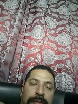 Snapshot of BuskedFester chatting on December 3, 2025, 5:26 am BuskedFester online show from December 3, 2025, 5:26 am