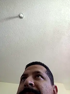 Snapshot of BuskedFester chatting on May 8, 2026, 2:00 pm BuskedFester online show from May 8, 2026, 2:00 pm
