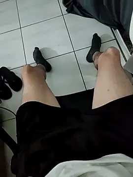 bnnzin online show from November 17, 2025, 10:37 pm