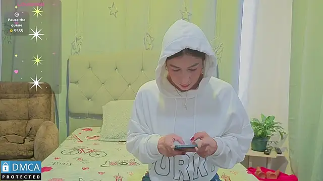 scarlett fire5 online show from December 20, 2025, 4:58 pm