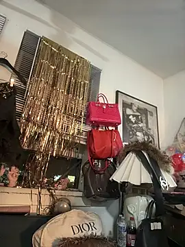 Motherbigbus online show from January 15, 2026, 11:48 am