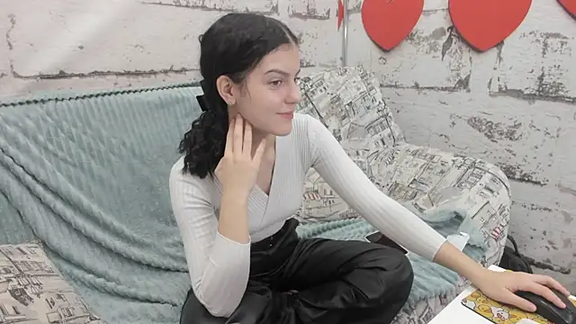 Lovely Audrey online show from November 16, 2025, 2:06 am