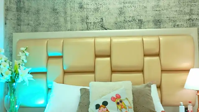 SelennaCooper online show from November 28, 2025, 11:35 am