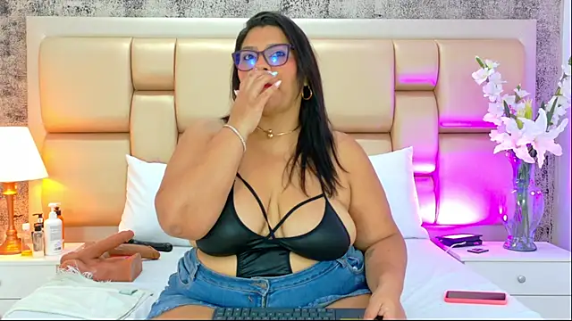 SelennaCooper online show from January 8, 2026, 11:45 am