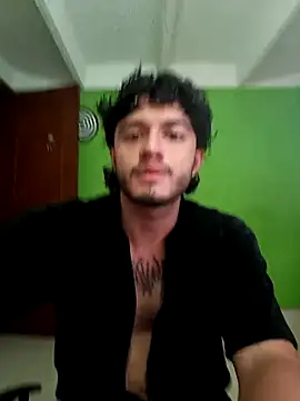 Snapshot of LiamArias_0 chatting on November 15, 2025, 11:32 pm LiamArias 0 online show from November 15, 2025, 11:32 pm