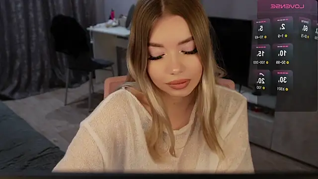 maymaymaymayy online show from November 17, 2025, 1:33 am