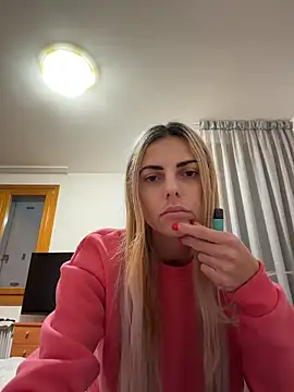 feliciafelon online show from November 28, 2025, 9:06 pm