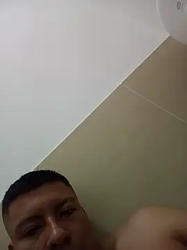 Snapshot of Jeison0323 chatting on July 17, 2026, 8:46 pm Jeison0323 online show from July 17, 2026, 8:46 pm