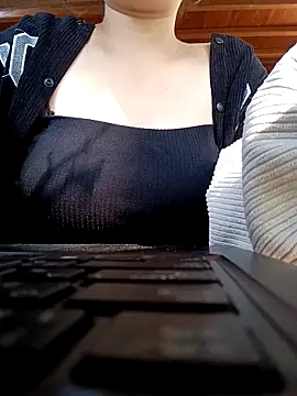 ChezyBaby online show from November 26, 2025, 6:36 am