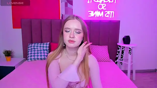 TerriBlossom online show from November 17, 2025, 1:44 am