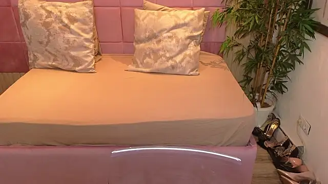 SpicyCarlaXX online show from March 13, 2026, 8:04 pm