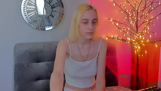 MiilaGlow online show from January 14, 2026, 2:12 pm