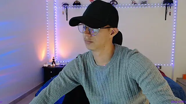 Snapshot of Brandon_starkk chatting on July 7, 2026, 8:24 pm Brandon starkk online show from July 7, 2026, 8:24 pm