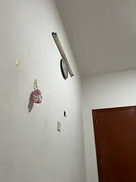 lili-8979 online show from March 4, 2026, 9:37 am