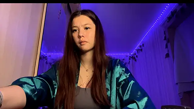 Snapshot of CutieSlim chatting on November 22, 2025, 9:08 am CutieSlim online show from November 22, 2025, 9:08 am