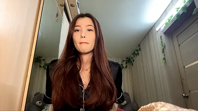 Snapshot of CutieSlim chatting on December 3, 2025, 10:02 am CutieSlim online show from December 3, 2025, 10:02 am