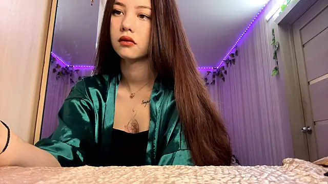 Snapshot of CutieSlim chatting on December 14, 2025, 12:10 pm CutieSlim online show from December 14, 2025, 12:10 pm