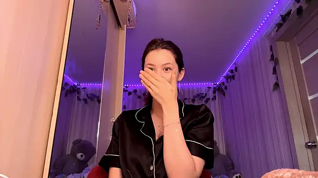 Snapshot of CutieSlim chatting on January 9, 2026, 6:05 am CutieSlim online show from January 9, 2026, 6:05 am