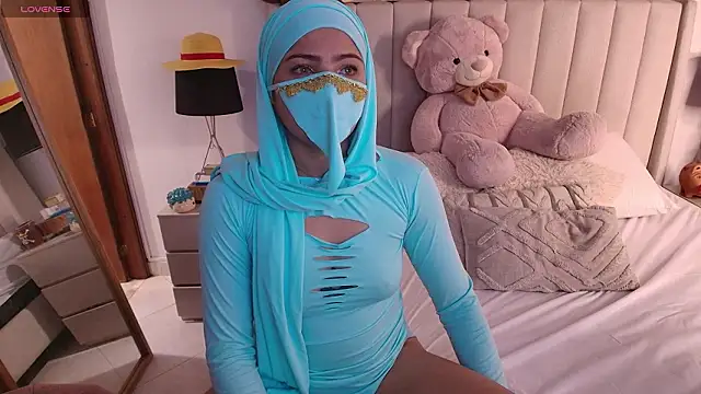 Snapshot of Emyii_ chatting on March 29, 2026, 12:16 pm Emyii online show from March 29, 2026, 12:16 pm