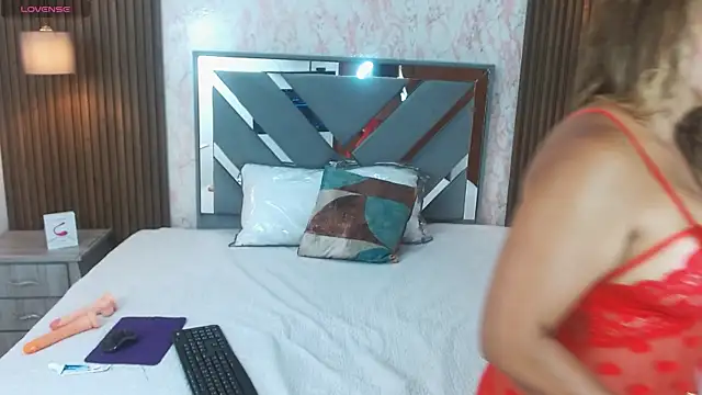 Lorna queen online show from November 19, 2025, 11:32 am