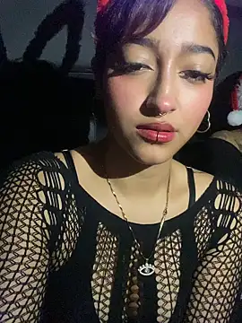 Snapshot of LilithMonette chatting on December 5, 2025, 5:38 am LilithMonette online show from December 5, 2025, 5:38 am