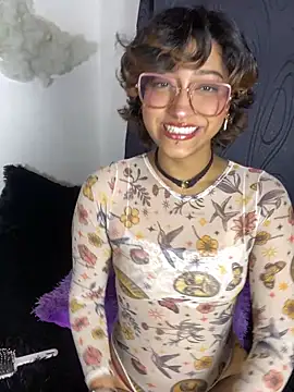 Snapshot of LilithMonette chatting on January 6, 2026, 2:04 am LilithMonette online show from January 6, 2026, 2:04 am