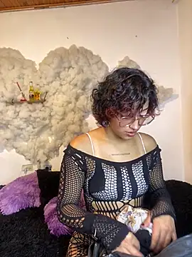 Snapshot of LilithMonette chatting on January 6, 2026, 10:45 pm LilithMonette online show from January 6, 2026, 10:45 pm