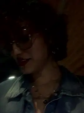 Snapshot of LilithMonette chatting on January 9, 2026, 4:04 am LilithMonette online show from January 9, 2026, 4:04 am