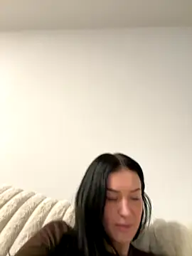 alysiamarie00 online show from November 18, 2025, 2:39 am