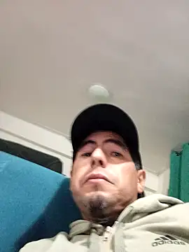 Snapshot of Marcelorastrero chatting on November 17, 2025, 4:18 am Marcelorastrero online show from November 17, 2025, 4:18 am