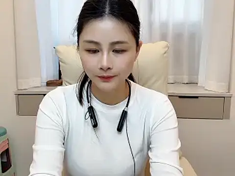 Snapshot of forzen-baby chatting on November 28, 2025, 6:05 am forzen-baby online show from November 28, 2025, 6:05 am