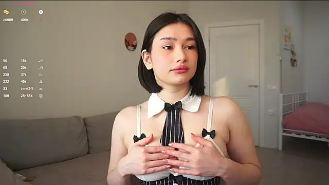 Snapshot of SoftLuna chatting on January 15, 2026, 5:01 am SoftLuna online show from January 15, 2026, 5:01 am