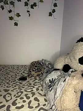 andresinh  online show from November 29, 2025, 4:15 am