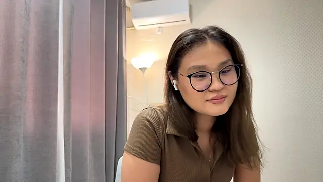 HoneyKitsu online show from November 20, 2025, 9:20 am