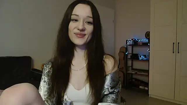 Tinybutt5368 online show from March 9, 2026, 4:44 pm