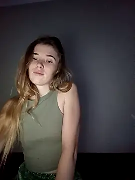 BarniLili online show from December 15, 2025, 10:36 pm