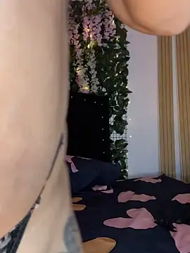 ArielleMillerr- online show from November 22, 2025, 5:12 pm