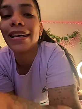 ArielleMillerr- online show from April 17, 2026, 5:27 pm